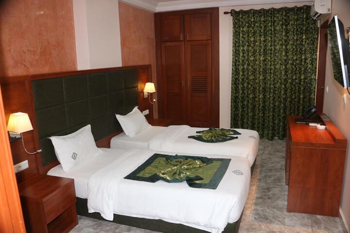 Room 19 of 38