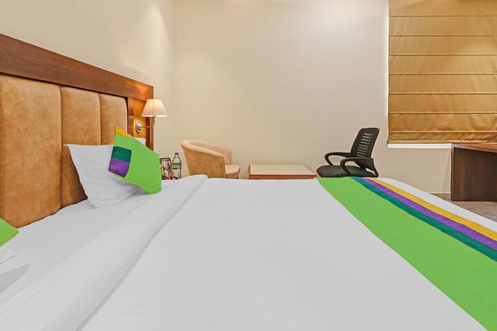 Room 11 of 35