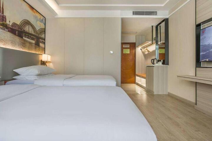 Room 7 of 45