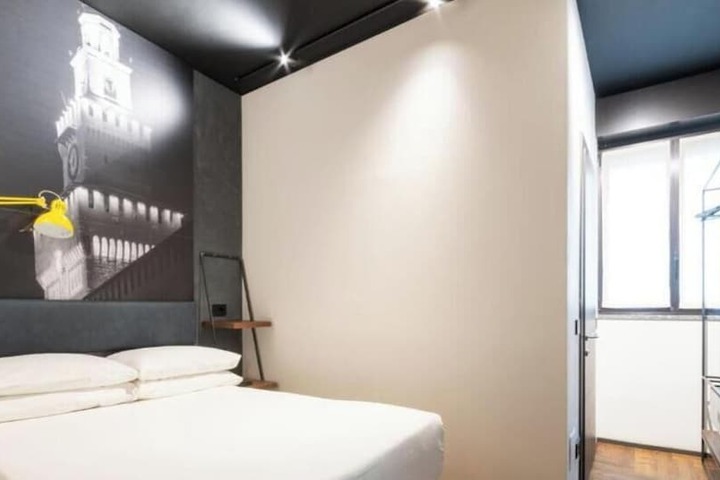 Room 8 of 20