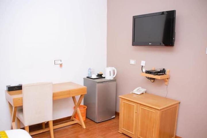 Room 8 of 24
