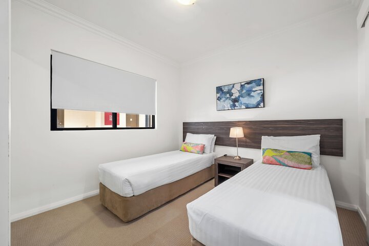 Room 6 of 51