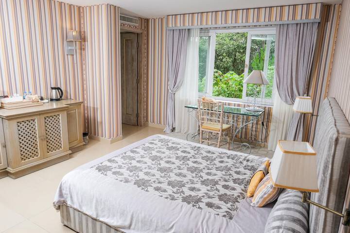Room 20 of 193