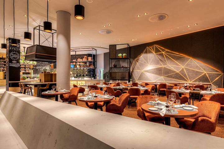 Dining 78 of 124
