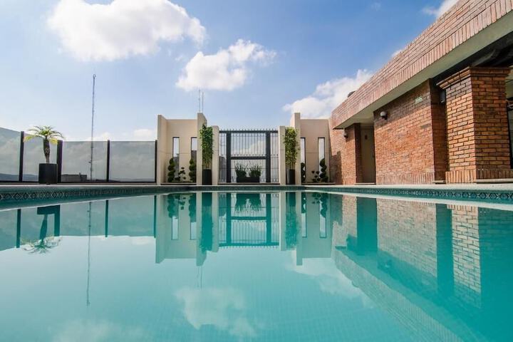 Hotel Pool