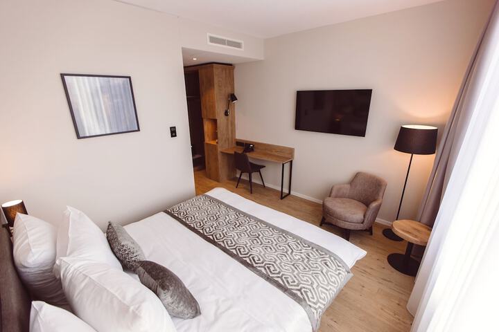Room 37 of 113
