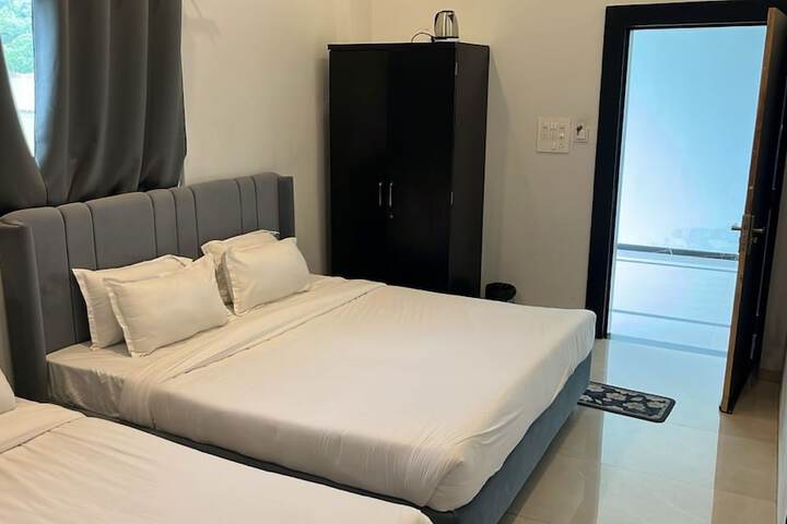 Room 12 of 24