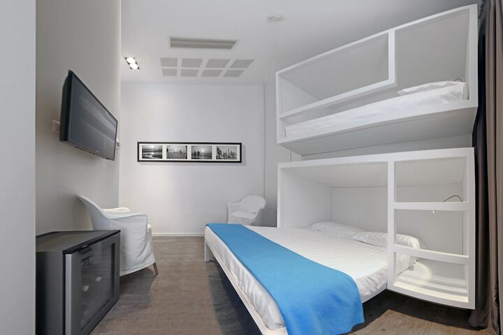 Room 40 of 92