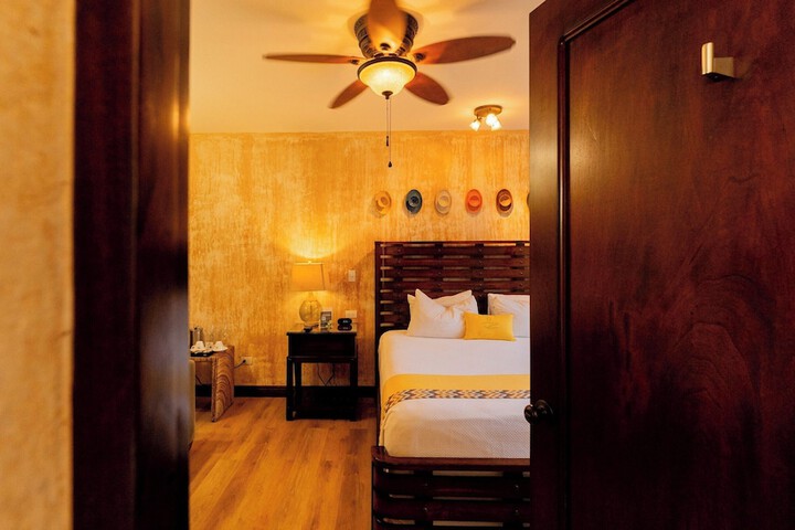 Room 30 of 87