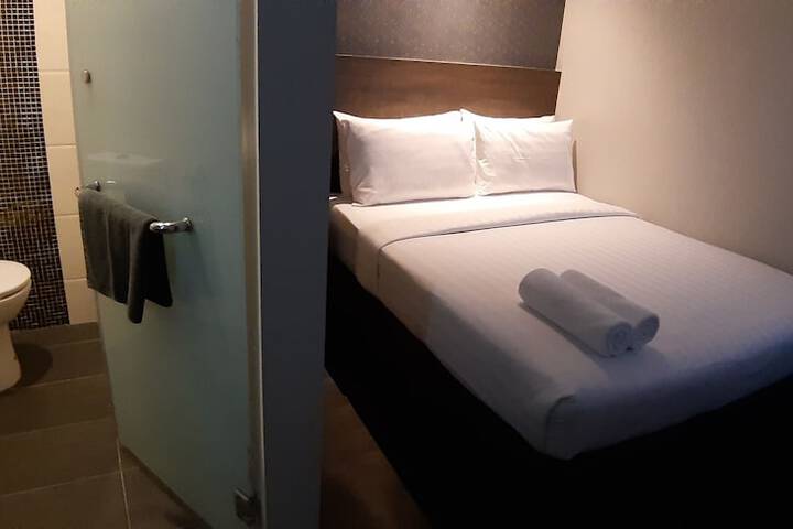 Room 32 of 138