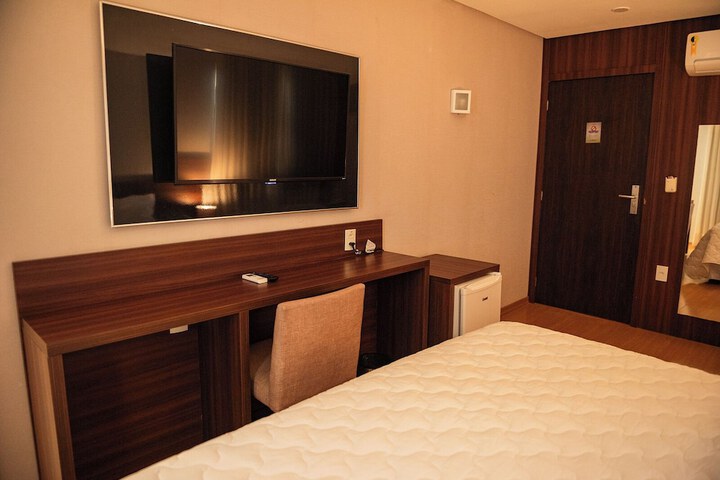 Room 14 of 47