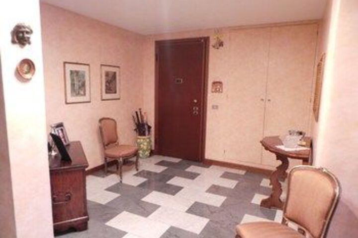 Room 12 of 15