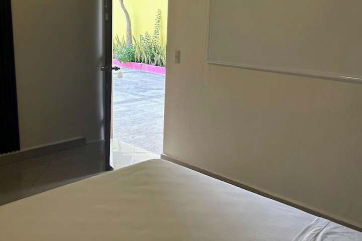 Room 7 of 24