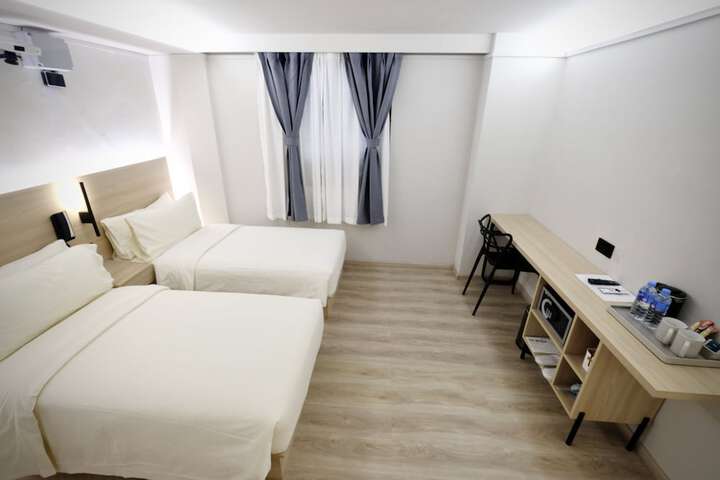 Room 38 of 112