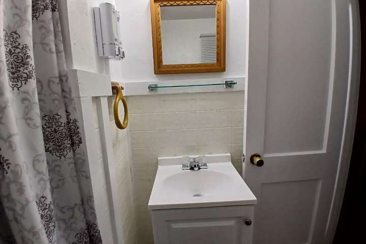 Room 10 of 43