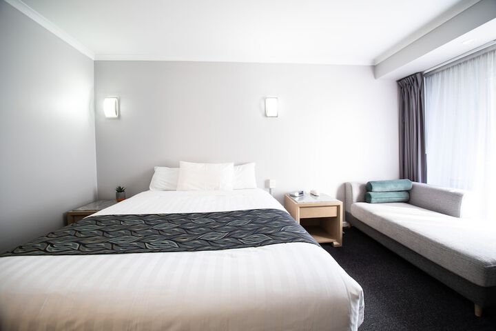 Room 15 of 36