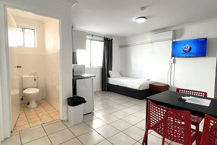 Room 72 of 93
