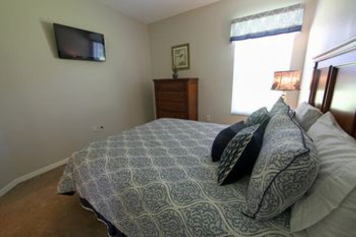 Room 4 of 15