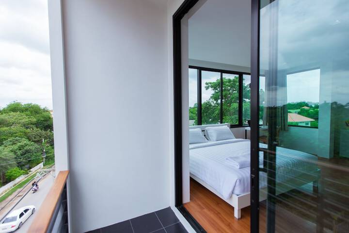 Room 28 of 52