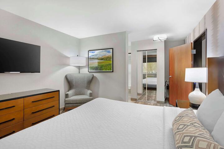Room 12 of 37