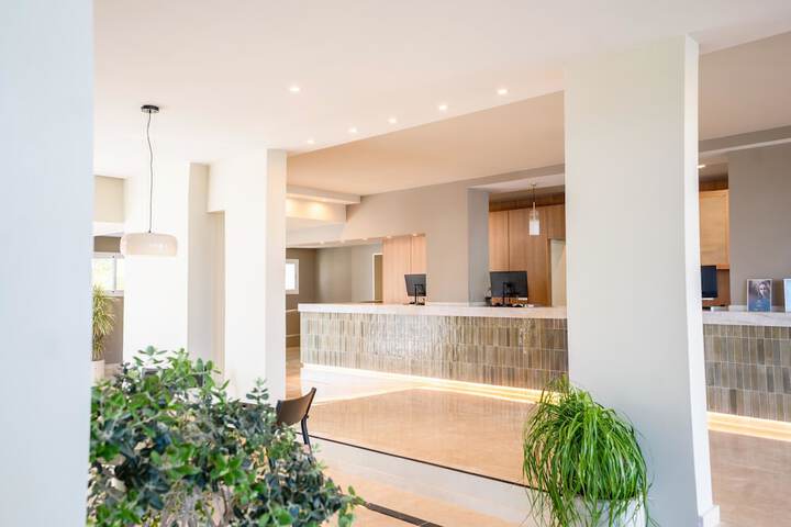 Entrance & Lobby