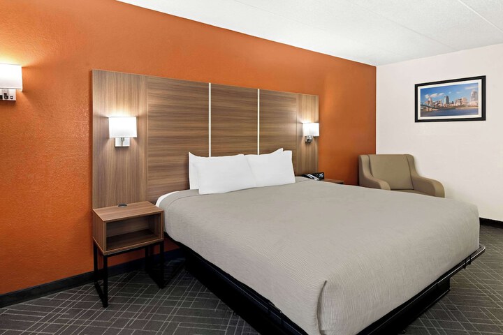 Standard | King Bed (7 of 26)