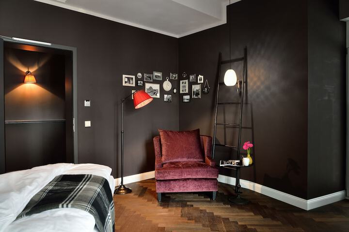 Room 12 of 49