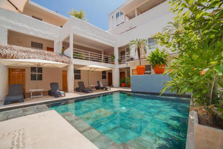 Pool 14 of 23
