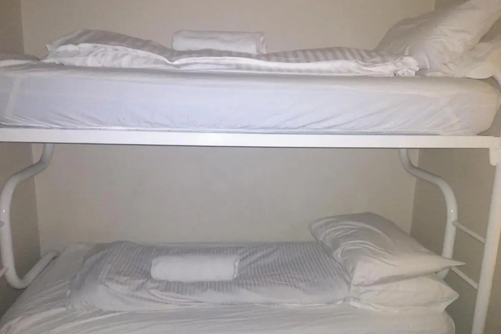 Room 2 of 6