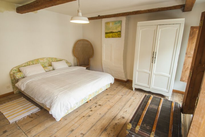 Room 15 of 28