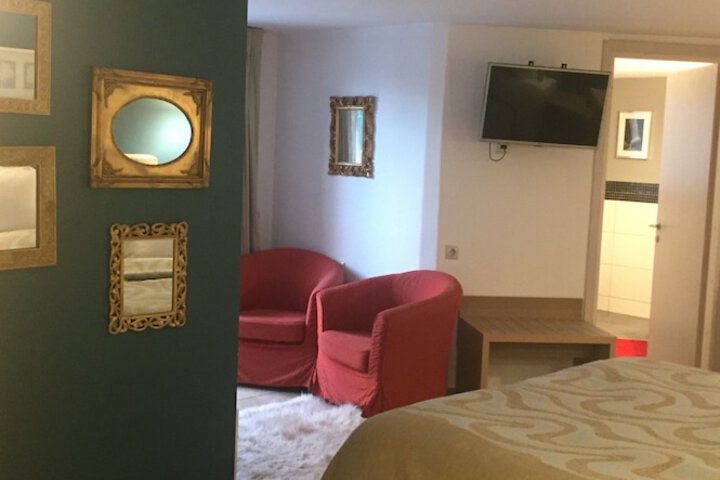 Room 18 of 130