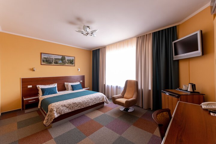 Room 12 of 53