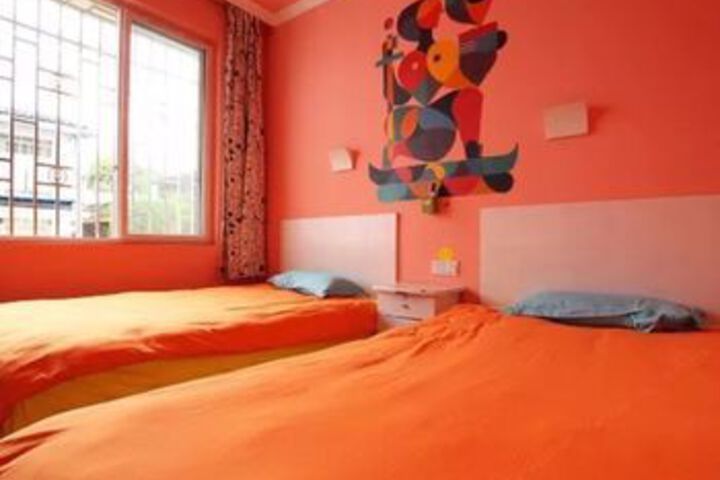 Room 5 of 33