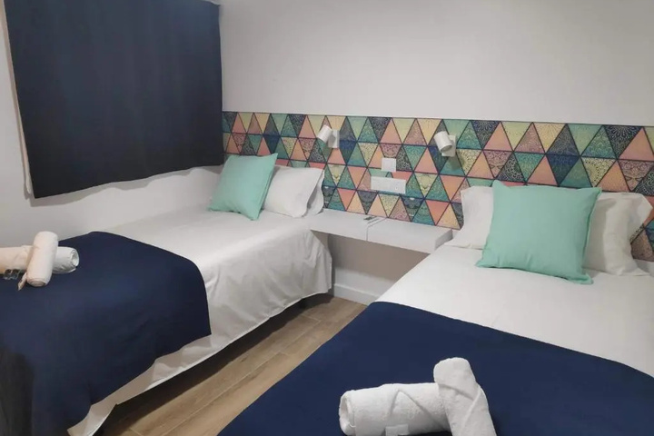 Room 5 of 14
