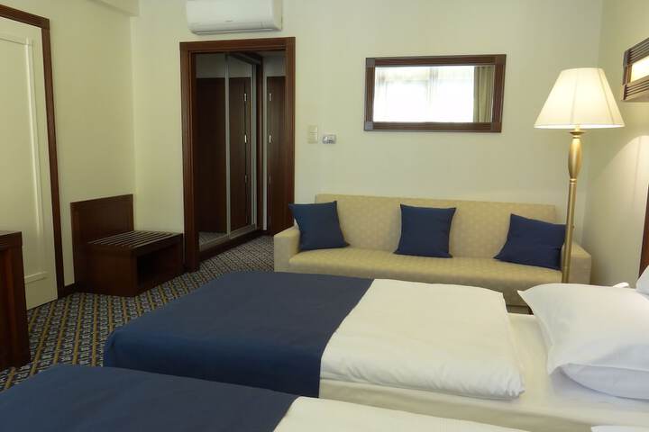Room 9 of 51