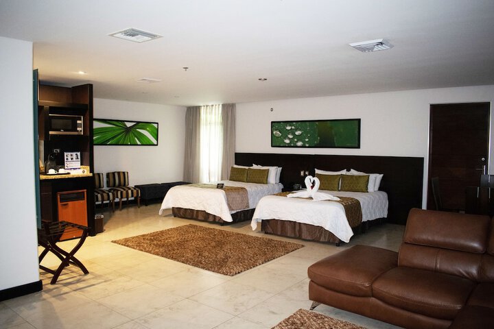 Room 30 of 97