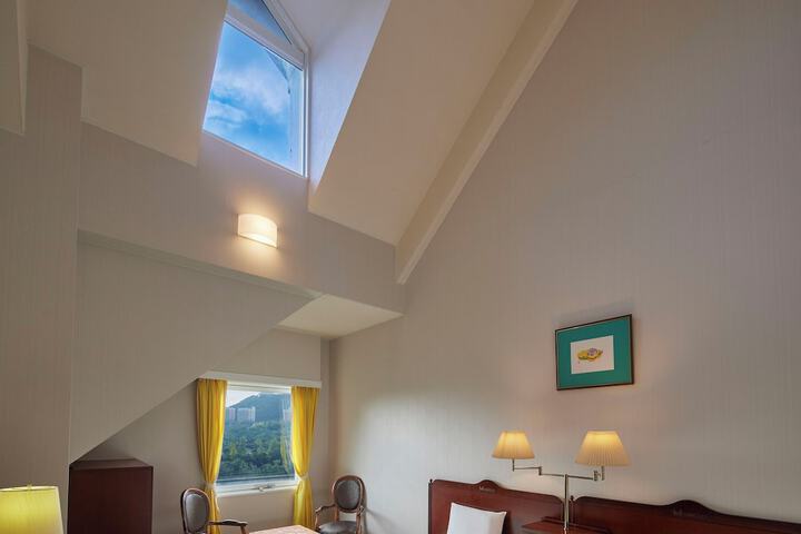 Room 25 of 67