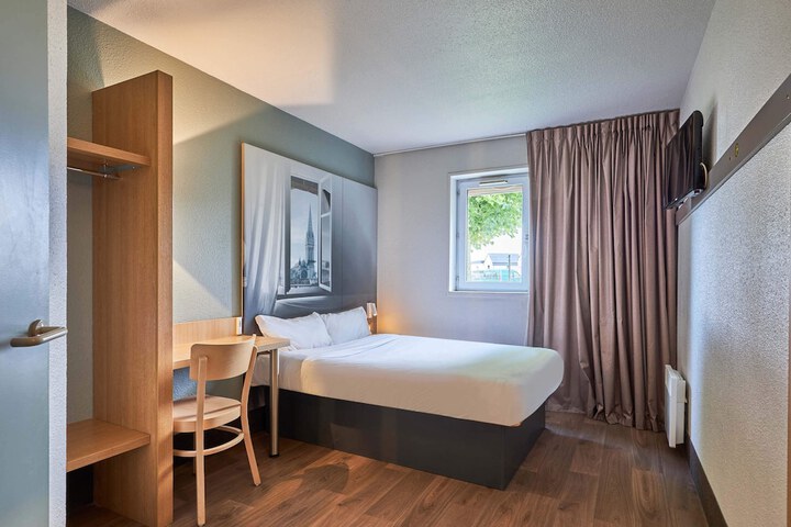 Room 5 of 23