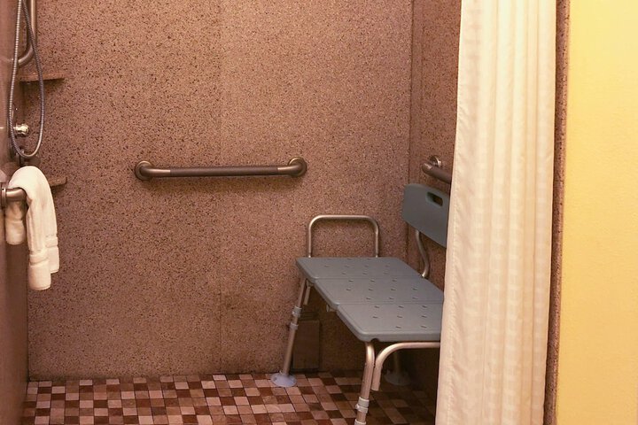 Room 42 of 105