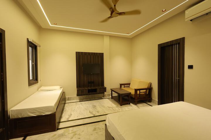 Room 16 of 23