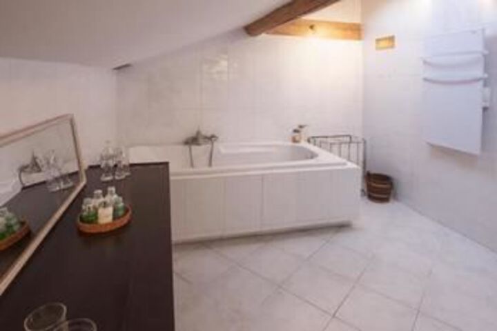 Room 3 of 13