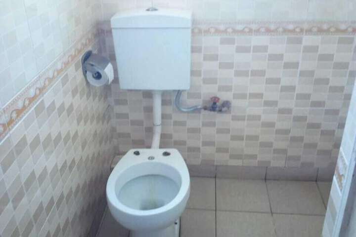 Room 5 of 12