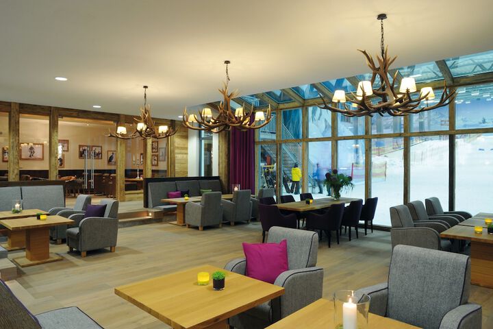 Entrance & Lobby