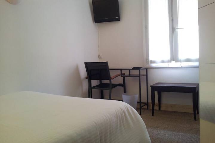 Room 26 of 43
