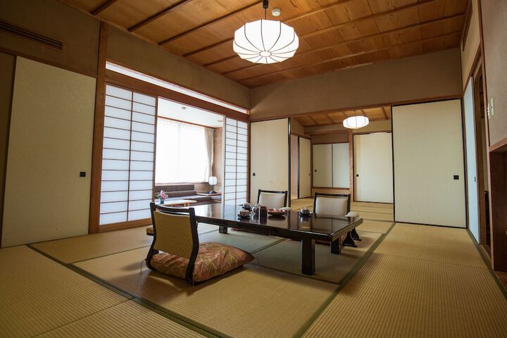 Room 12 of 75