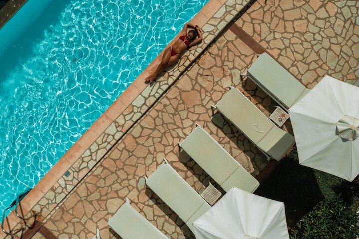 Pool 65 of 102