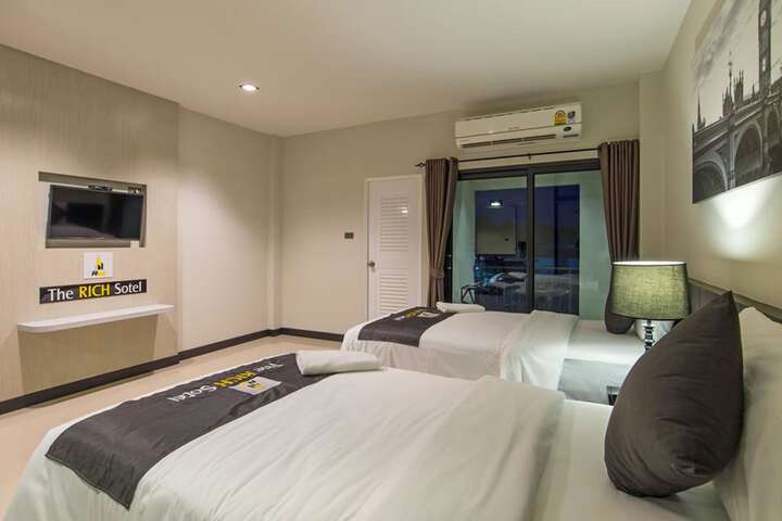 Room 14 of 40
