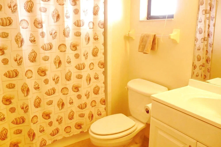 Room 5 of 17