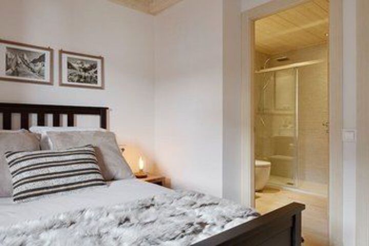 Room 5 of 20