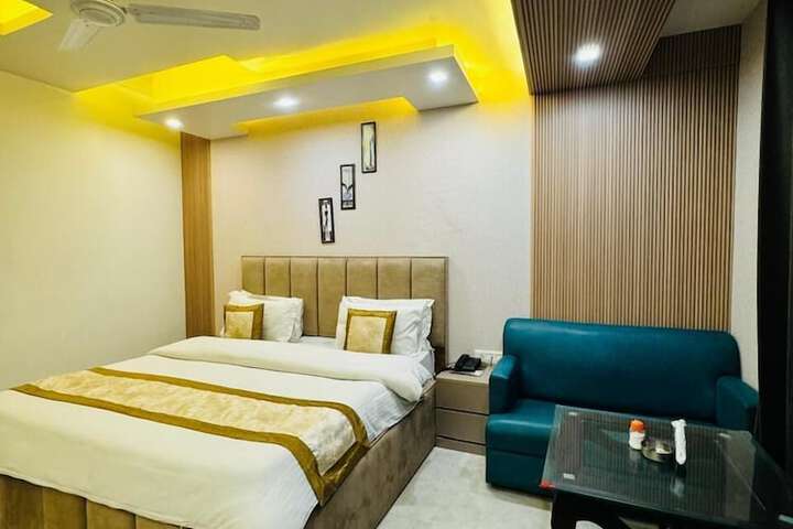 Room 5 of 79